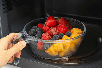 How to Defrost Frozen Fruit Safely and Quickly (WholefoodsBox Guide)